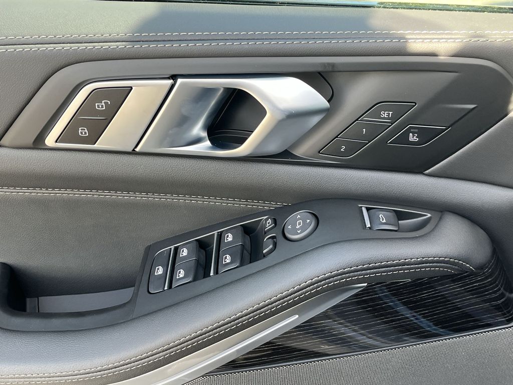 Thumbnail: 2026 BMW X5 - 13