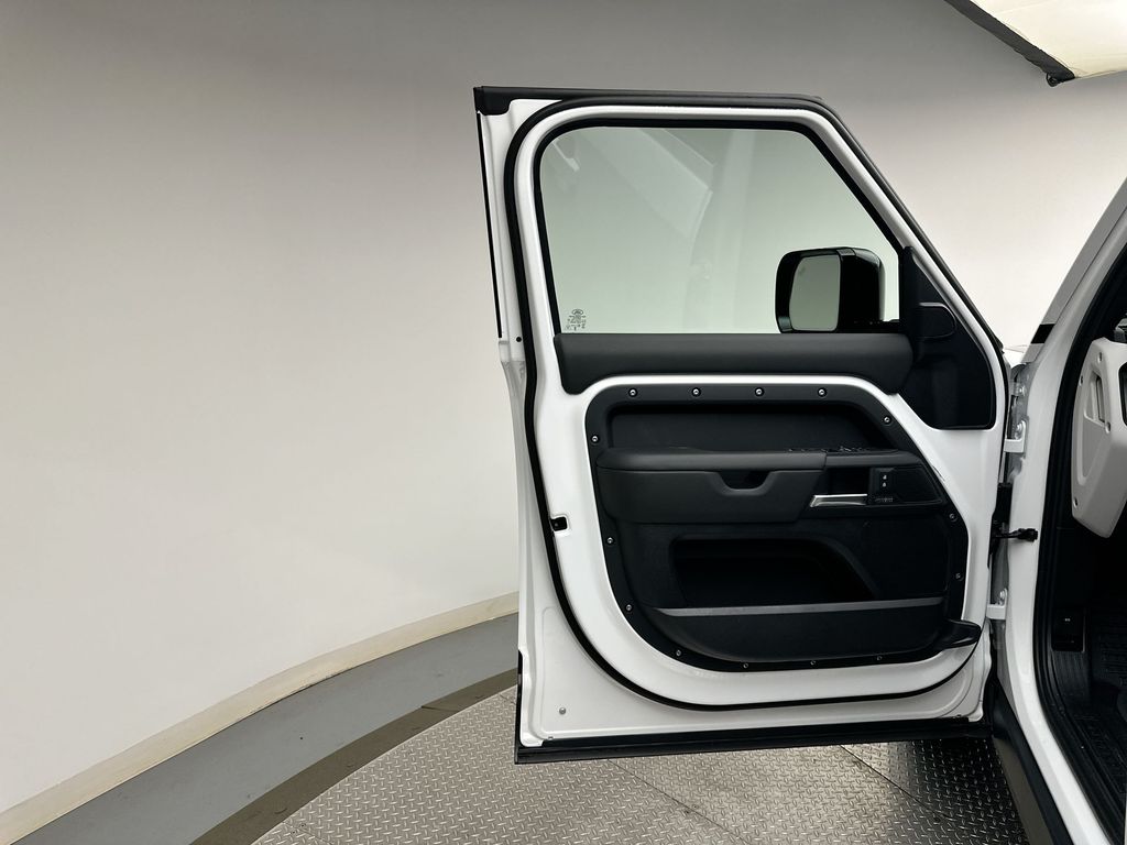 Thumbnail: 2026 Land Rover Defender - 9