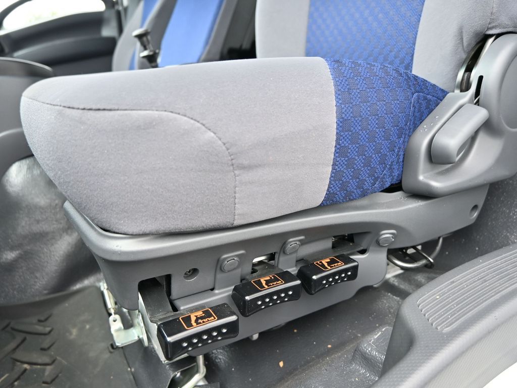 2025 Isuzu FTR 