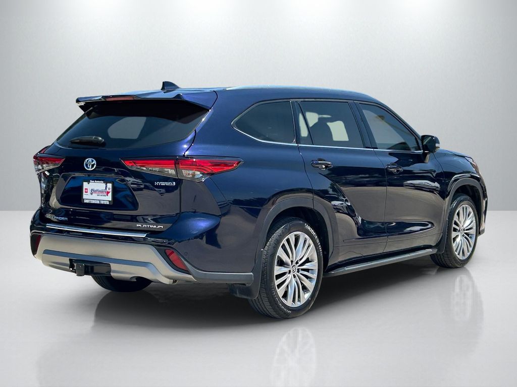 Used 2023 Toyota Highlander Hybrid SUV