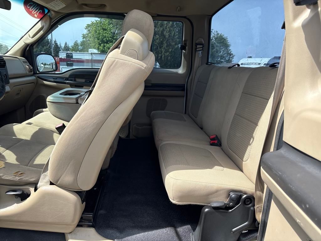 2005 Oxford White Ford Super Duty F-250 XLT 4X4 Truck