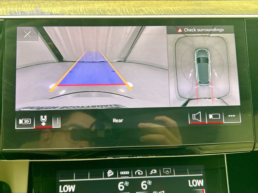 Thumbnail: 2024 Audi Q8 e-tron - 15