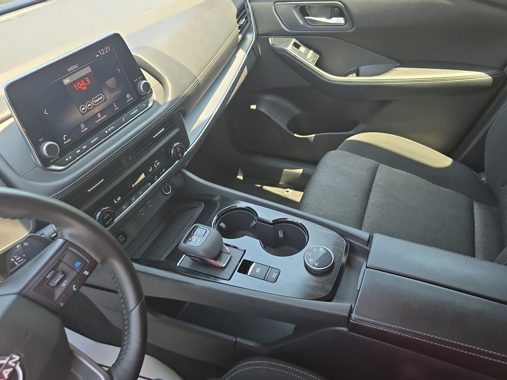 Used 2025 Nissan Rogue SUV
