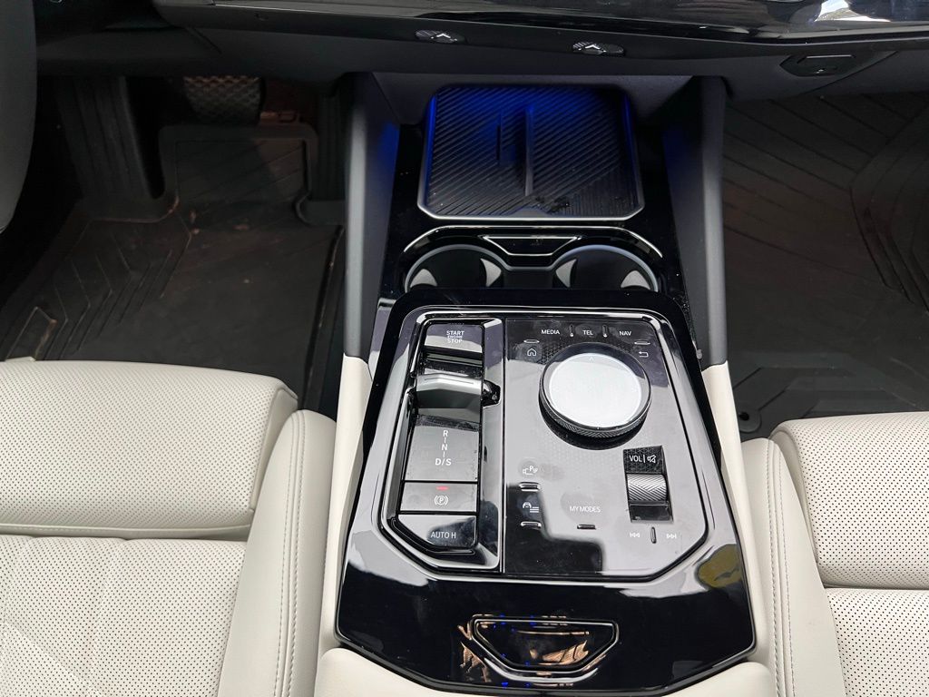 Thumbnail: 2025 BMW 5 Series - 11