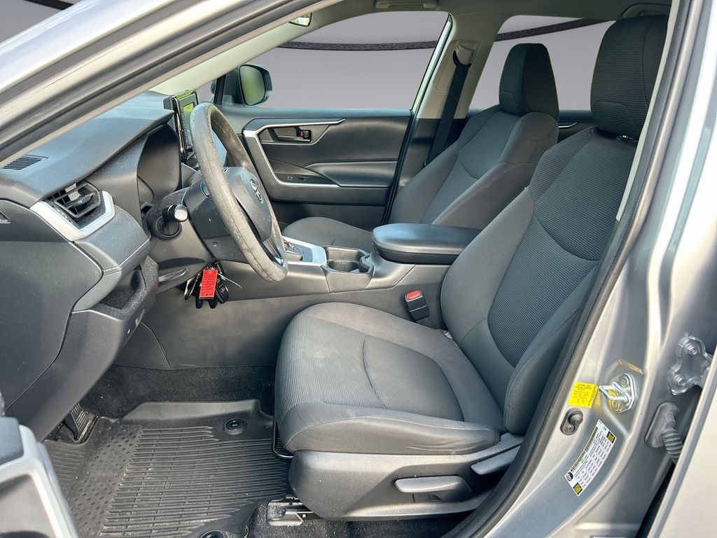 Thumbnail: 2021 Toyota RAV4 - 11