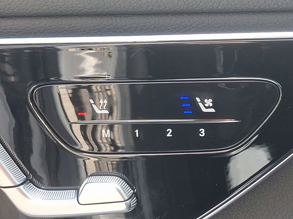 2025 Mercedes-Benz GLC 300 19