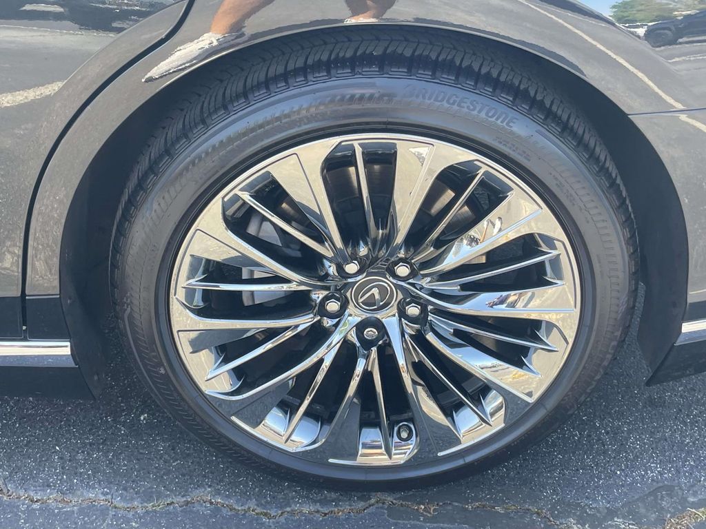 Used 2021  Lexus 500 upgraded interior pkg image 7