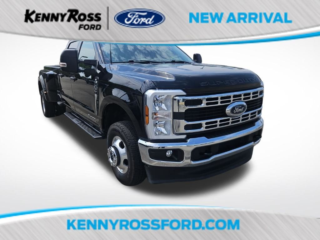 Black Metallic 2024 Ford F-350 Super Duty Pickup Truck Four-Wheel Drive Automatic