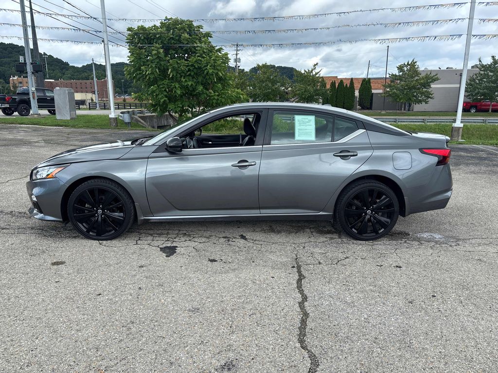 View vehicle photo 2