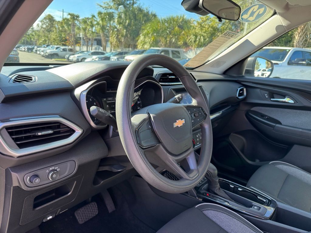 2022 Chevrolet TrailBlazer LS 31