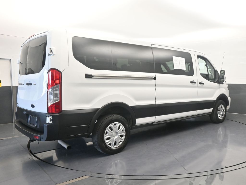 Used 2023 Oxford White Ford XLT image 6