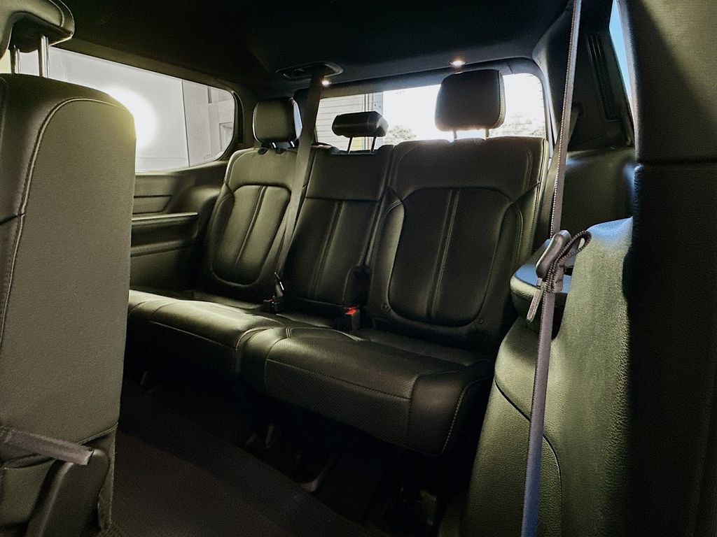 Thumbnail: 2024 Jeep Wagoneer - 27