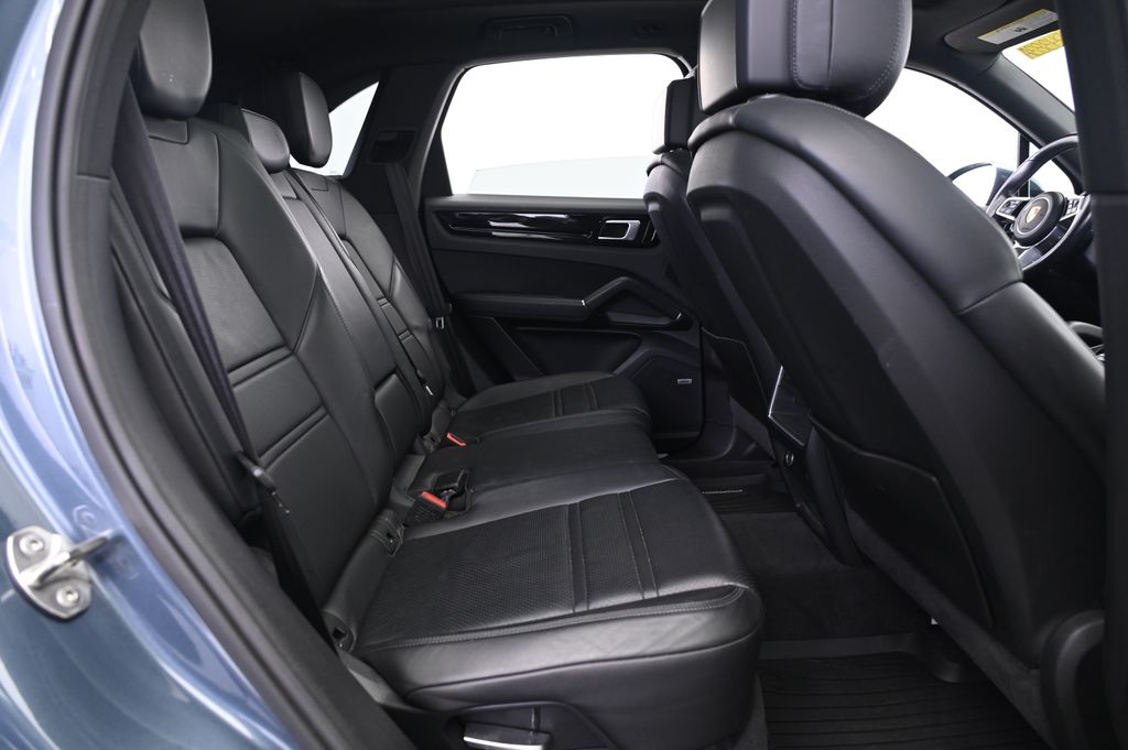 Thumbnail: 2020 Porsche Cayenne - 18