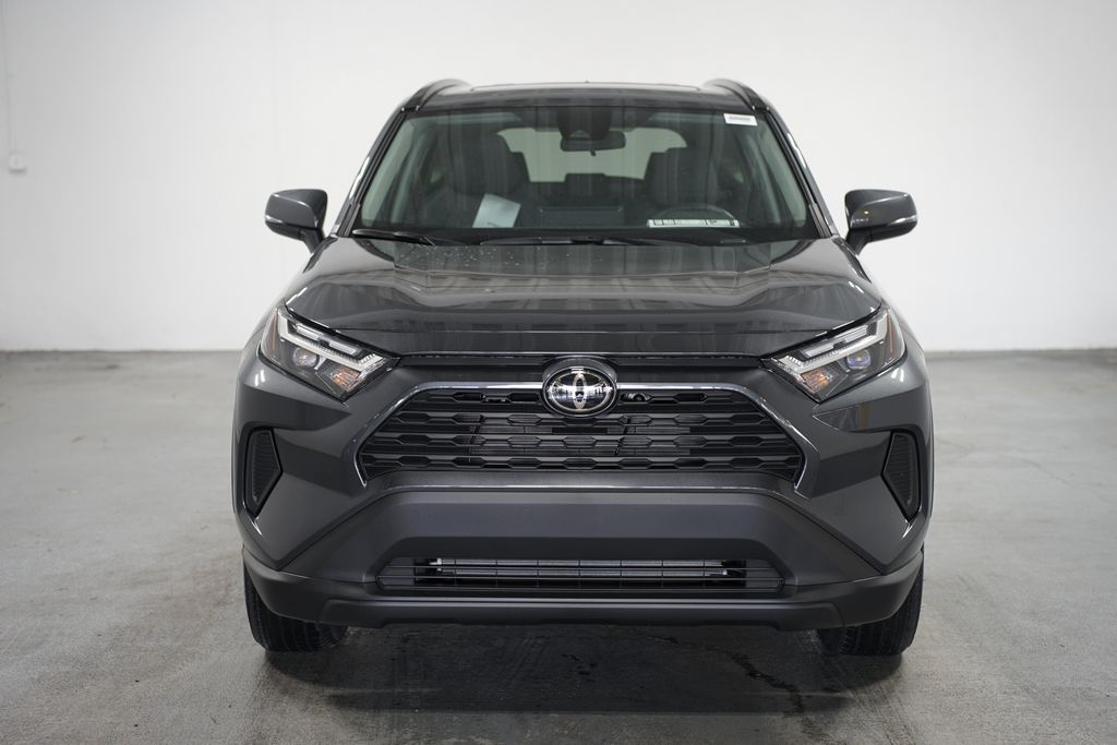 2025 Toyota RAV4 XLE 2