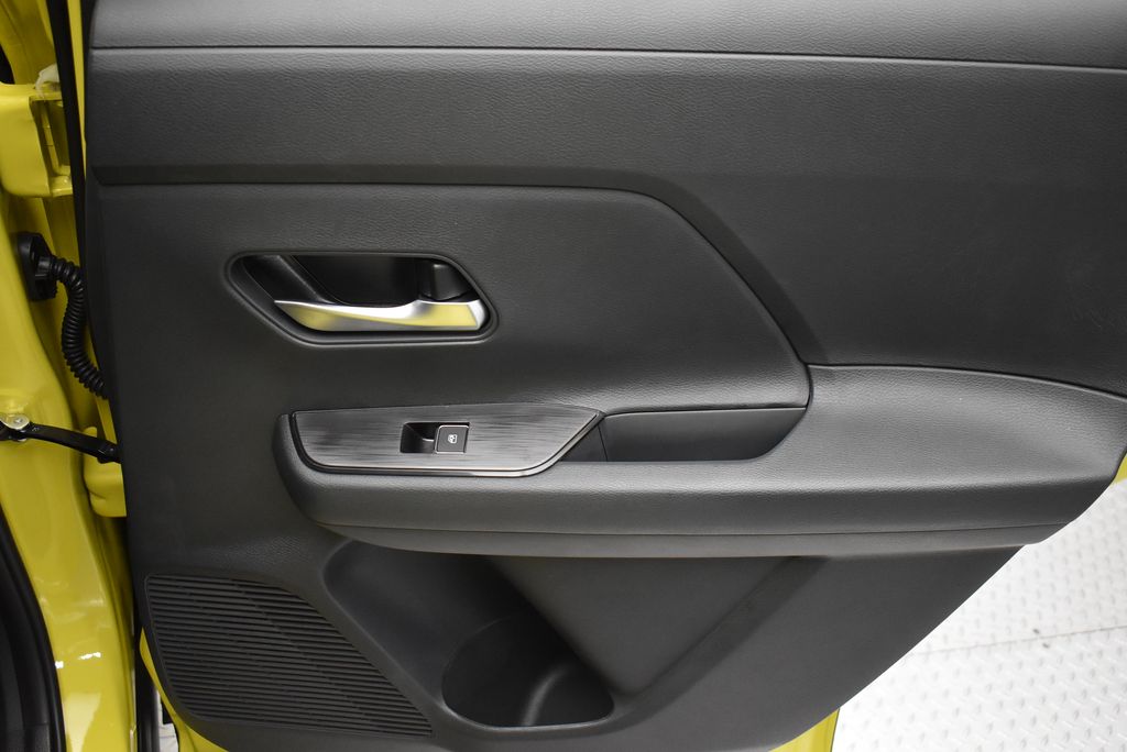 Thumbnail: 2026 Nissan Kicks - 27