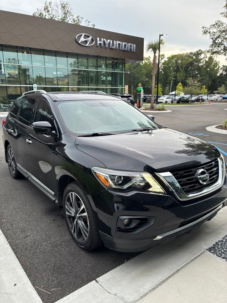 Gray (Magnetic Black Metallic) 2017 Nissan Pathfinder SUV / Crossover Four-Wheel Drive Continuously Variable Transmission