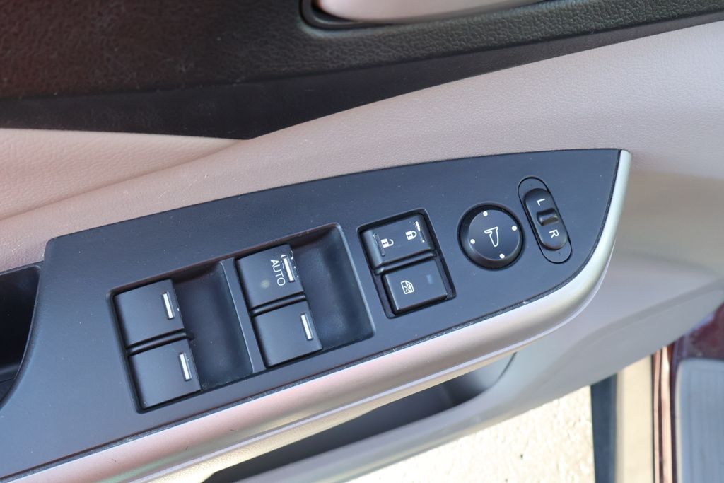 Thumbnail: 2014 Honda CR-V - 16