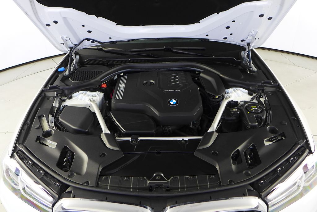 Thumbnail: 2023 BMW 5 Series - 6
