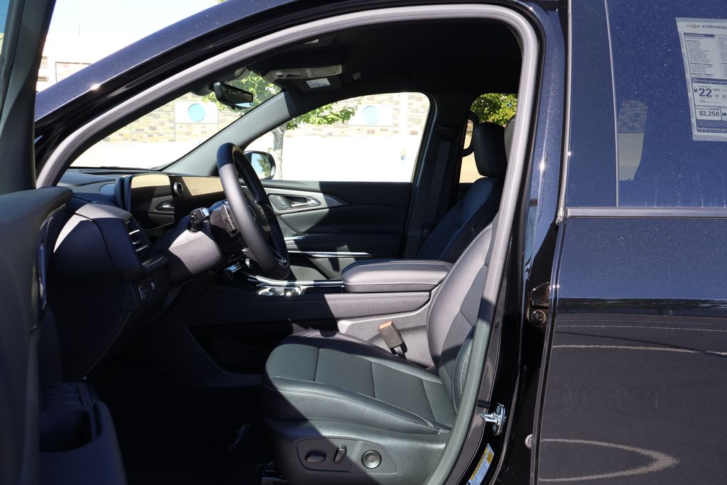 Thumbnail: 2026 Chevrolet Traverse - 14
