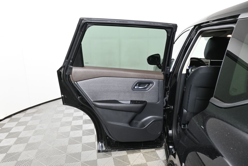 Thumbnail: 2022 Nissan Rogue - 29