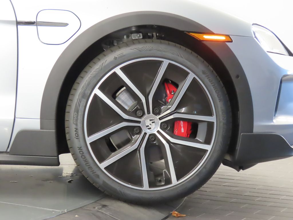 Thumbnail: 2025 Porsche Taycan - 11