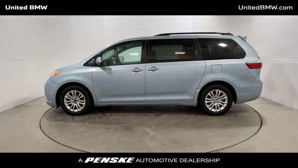 2017 Toyota Sienna Limited 5