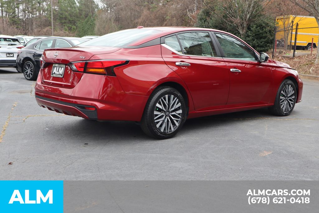 Used 2024 Red Nissan 2.5 SV image 6