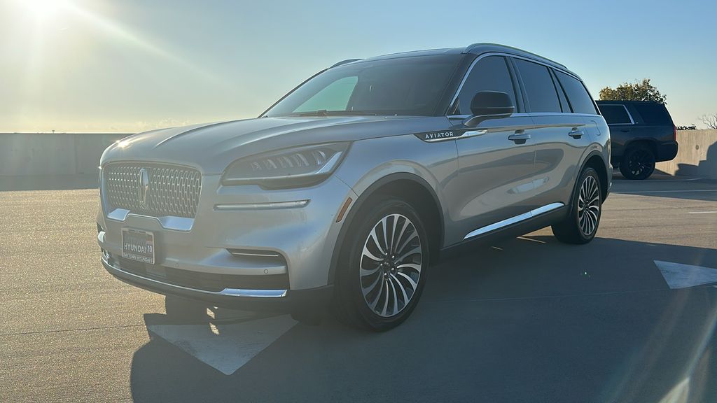2023 Lincoln Aviator Reserve Silver at Gullo Toyota