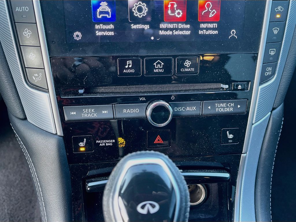 Used 2021 White INFINITI 3.0t LUXE image 19