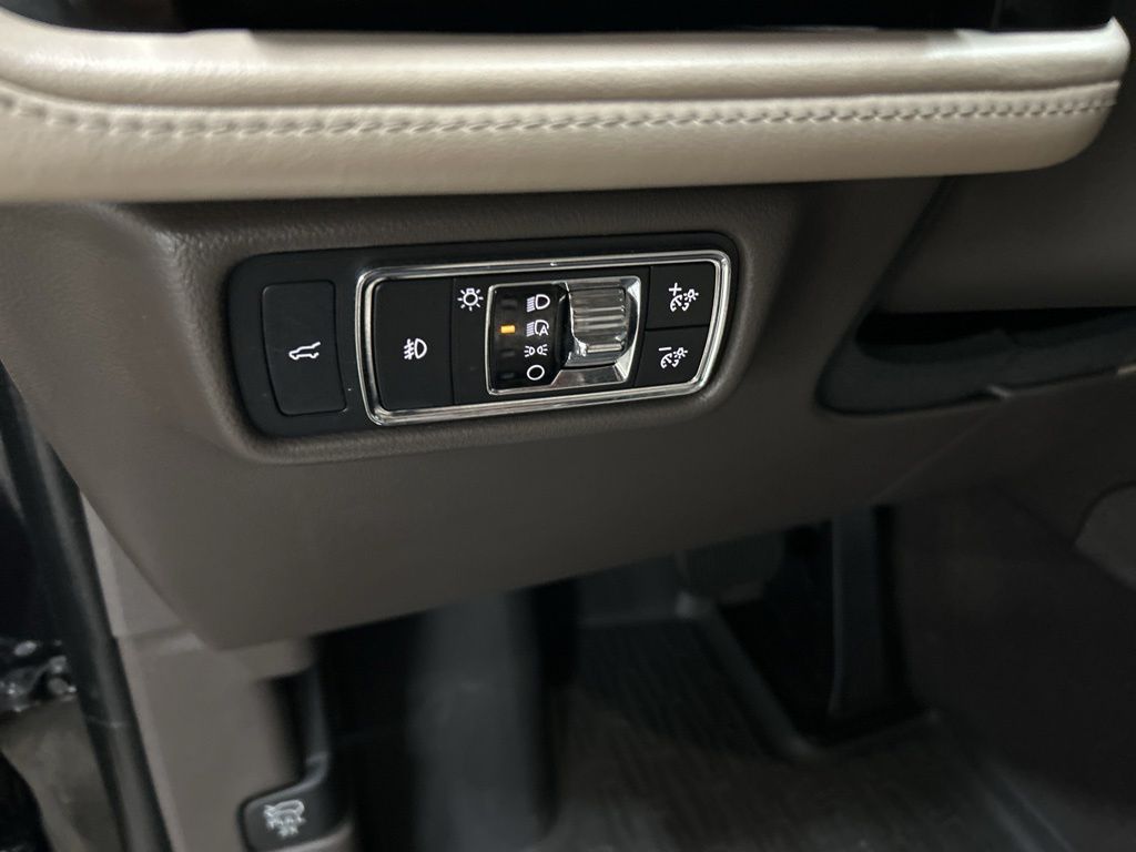 used 2020 Lincoln Aviator car, priced at $31,044
