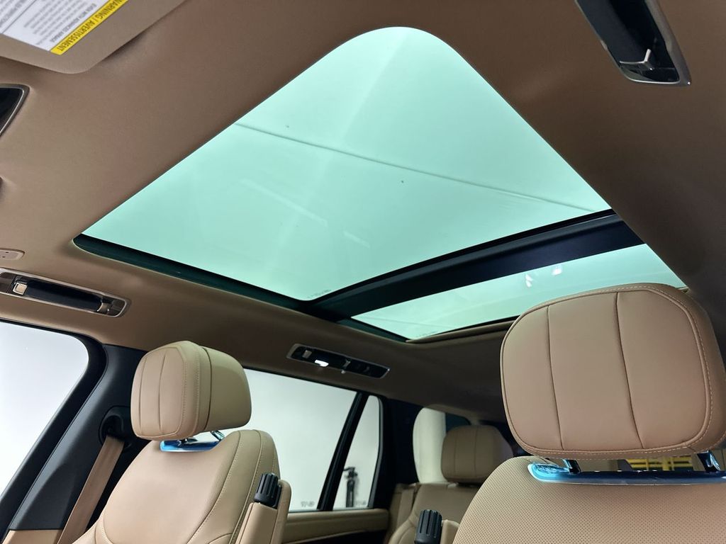 Thumbnail: 2025 Land Rover Range Rover - 11