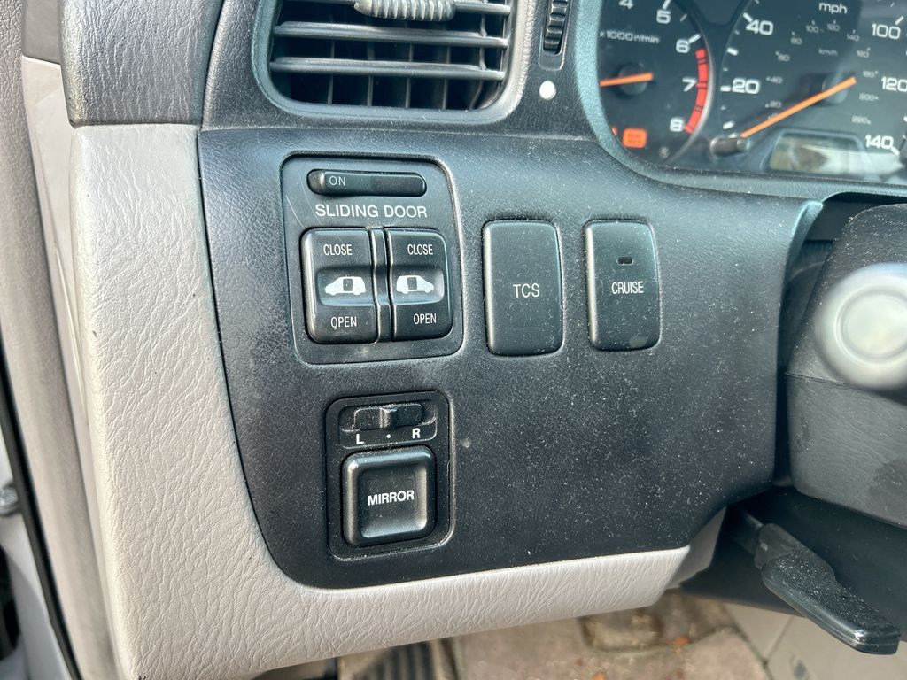 Thumbnail: 2002 Honda Odyssey - 14