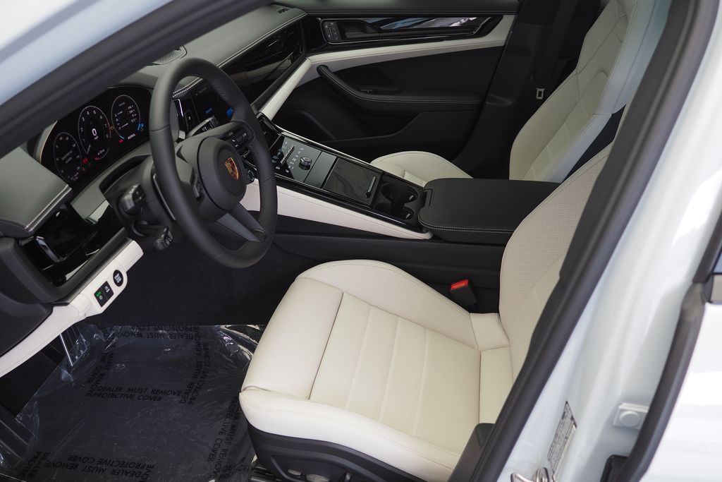 Thumbnail: 2026 Porsche Panamera - 12