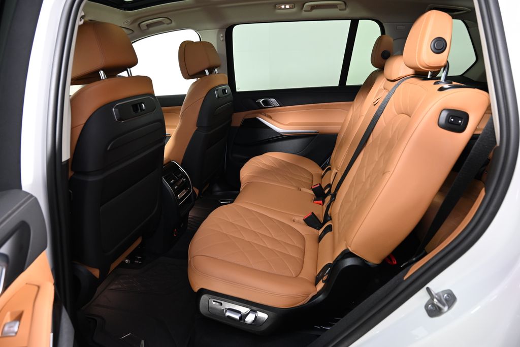 Thumbnail: 2024 BMW X7 - 24