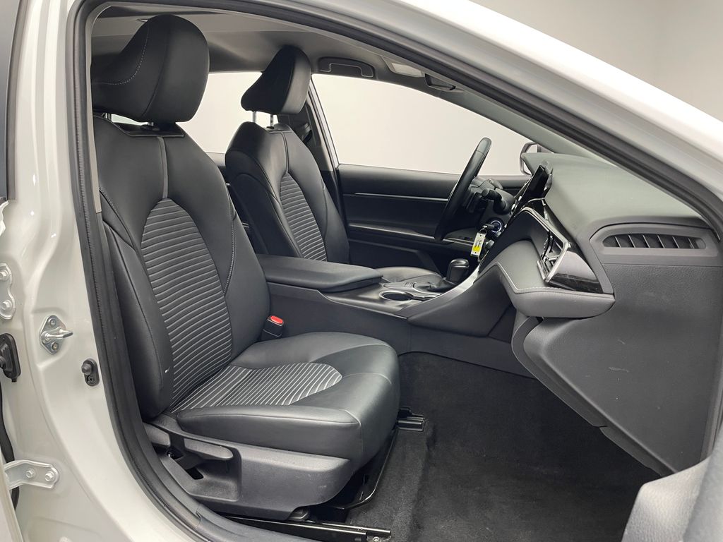 2023 Toyota Camry SE 18
