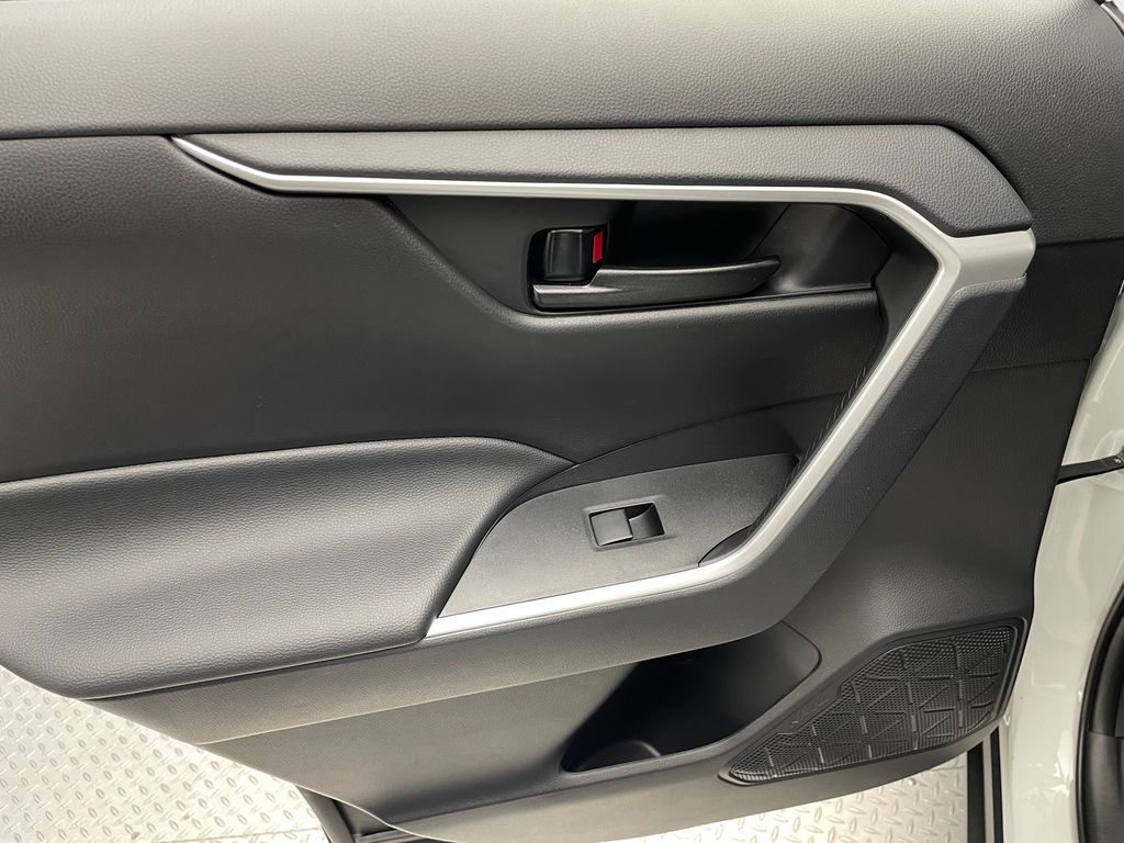 Thumbnail: 2025 Toyota RAV4 - 30