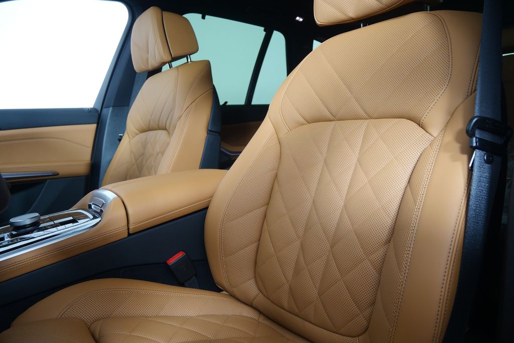Thumbnail: 2026 BMW X5 - 11