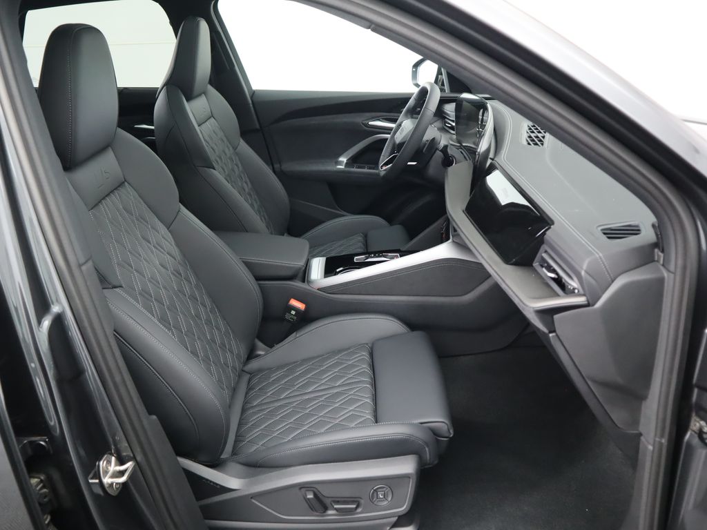 2025 Audi SQ5  22