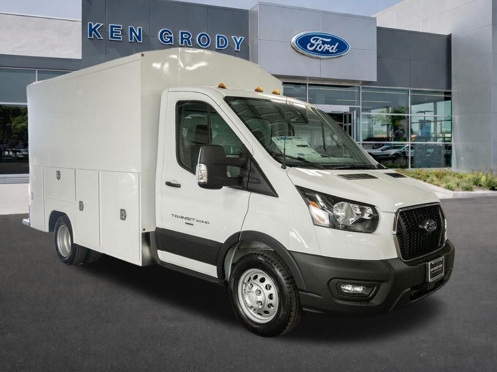 Oxford White 2025 Ford Transit Chassis 350 HD 11000 GVWR 156 DRW RWD Van Rear-Wheel Drive