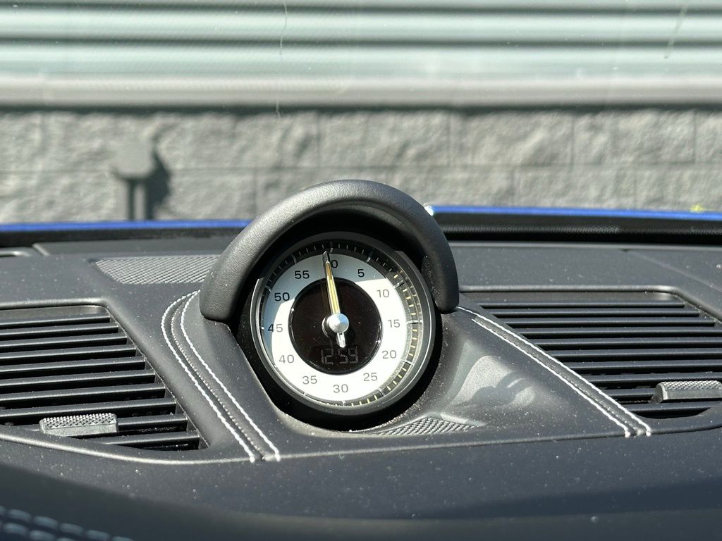 Thumbnail: 2024 Porsche 911 - 32