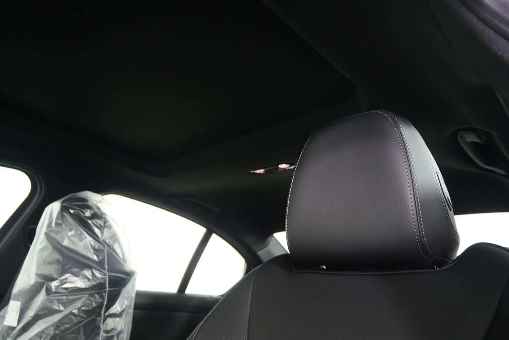 Thumbnail: 2026 BMW 3 Series - 12