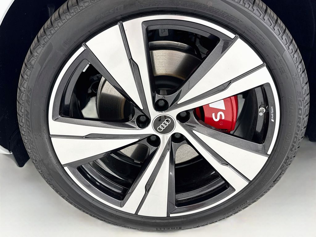 Thumbnail: 2026 Audi SQ5 - 29