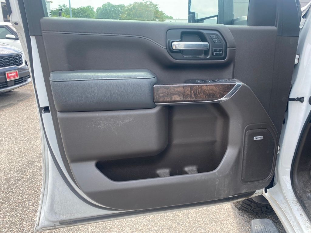 Used 2020 White GMC Denali image 13