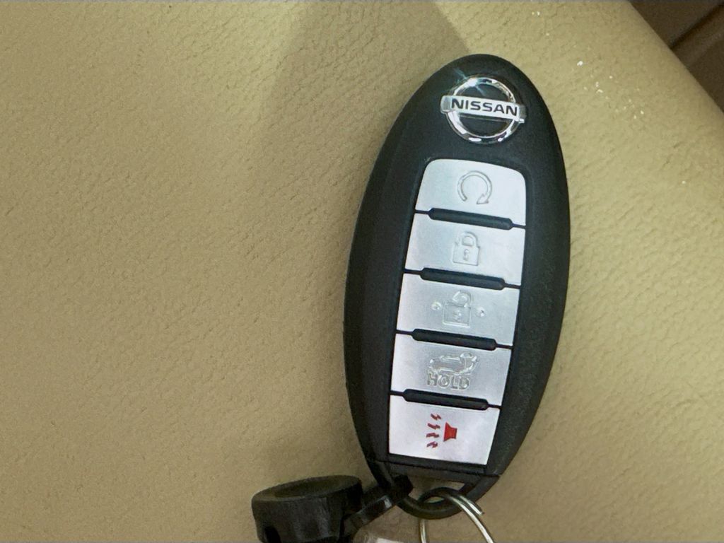 Used Car 2015 Nissan Pathfinder  Platinum For Sale Under $12,000 In Austin, Texas