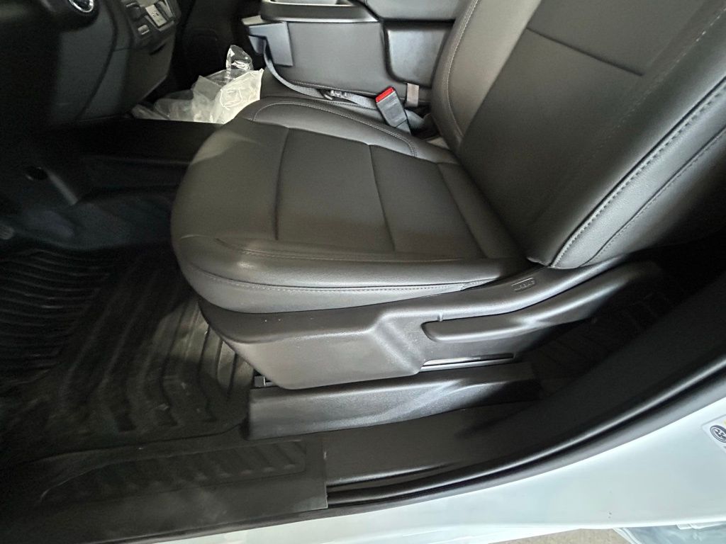 New 2026 Summit White Chevrolet Work Truck image 38