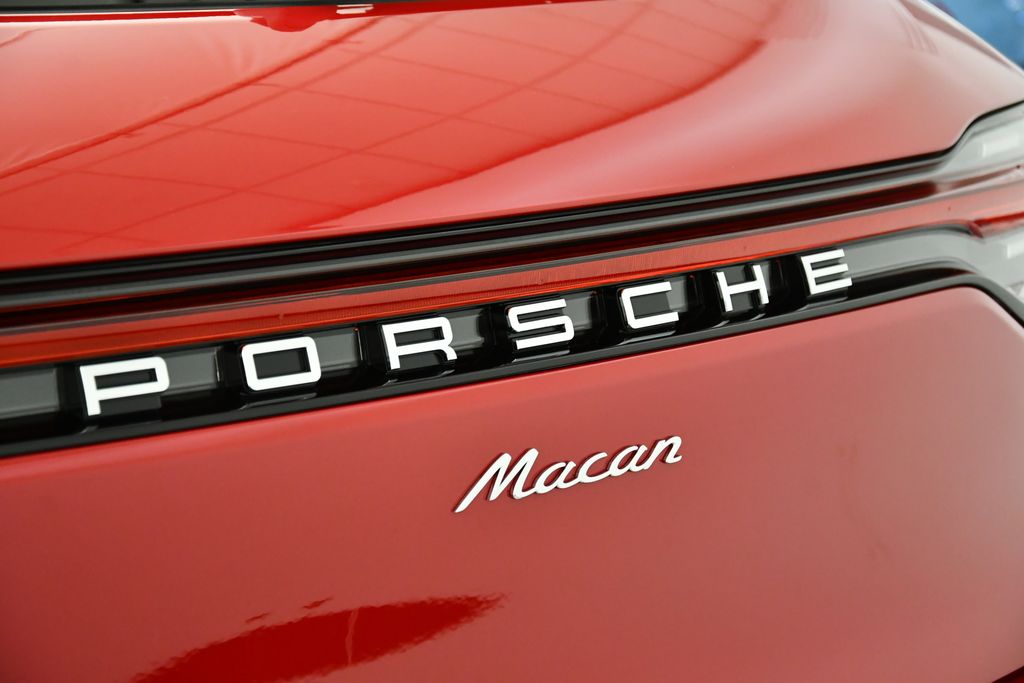 Thumbnail: 2025 Porsche Macan - 9
