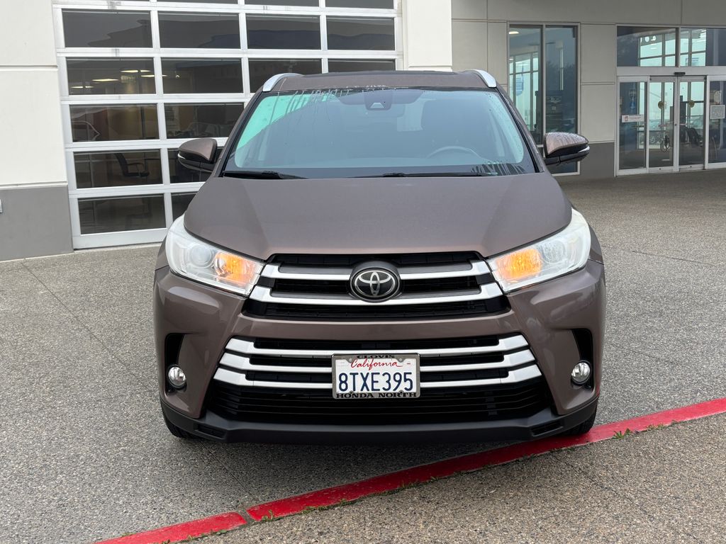 Thumbnail: 2019 Toyota Highlander - 2