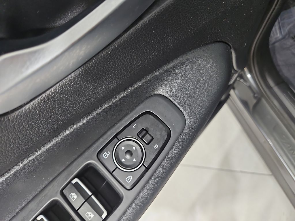Used 2021 Gray Hyundai SEL image 12