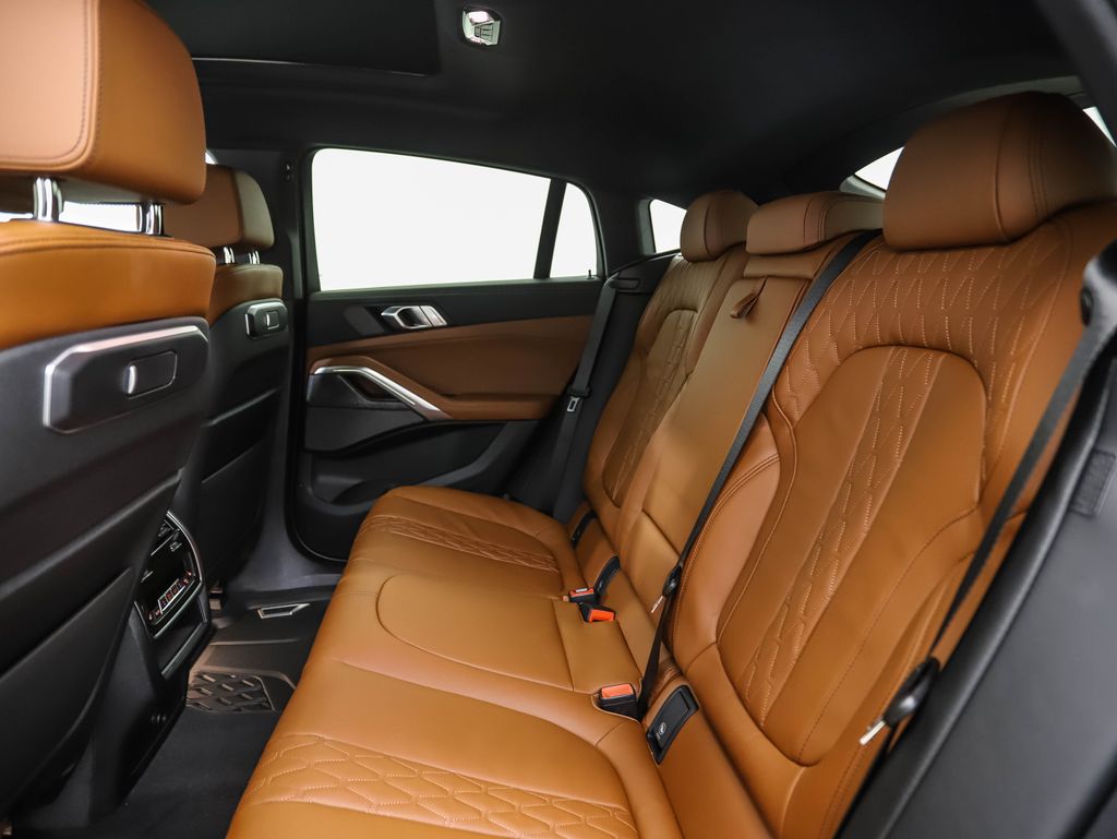 Thumbnail: 2026 BMW X6 - 21