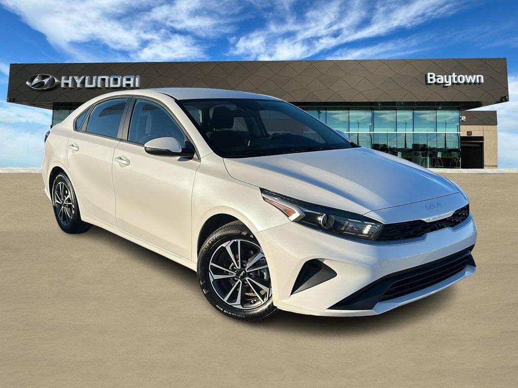 2024 Kia Forte LXS FWD